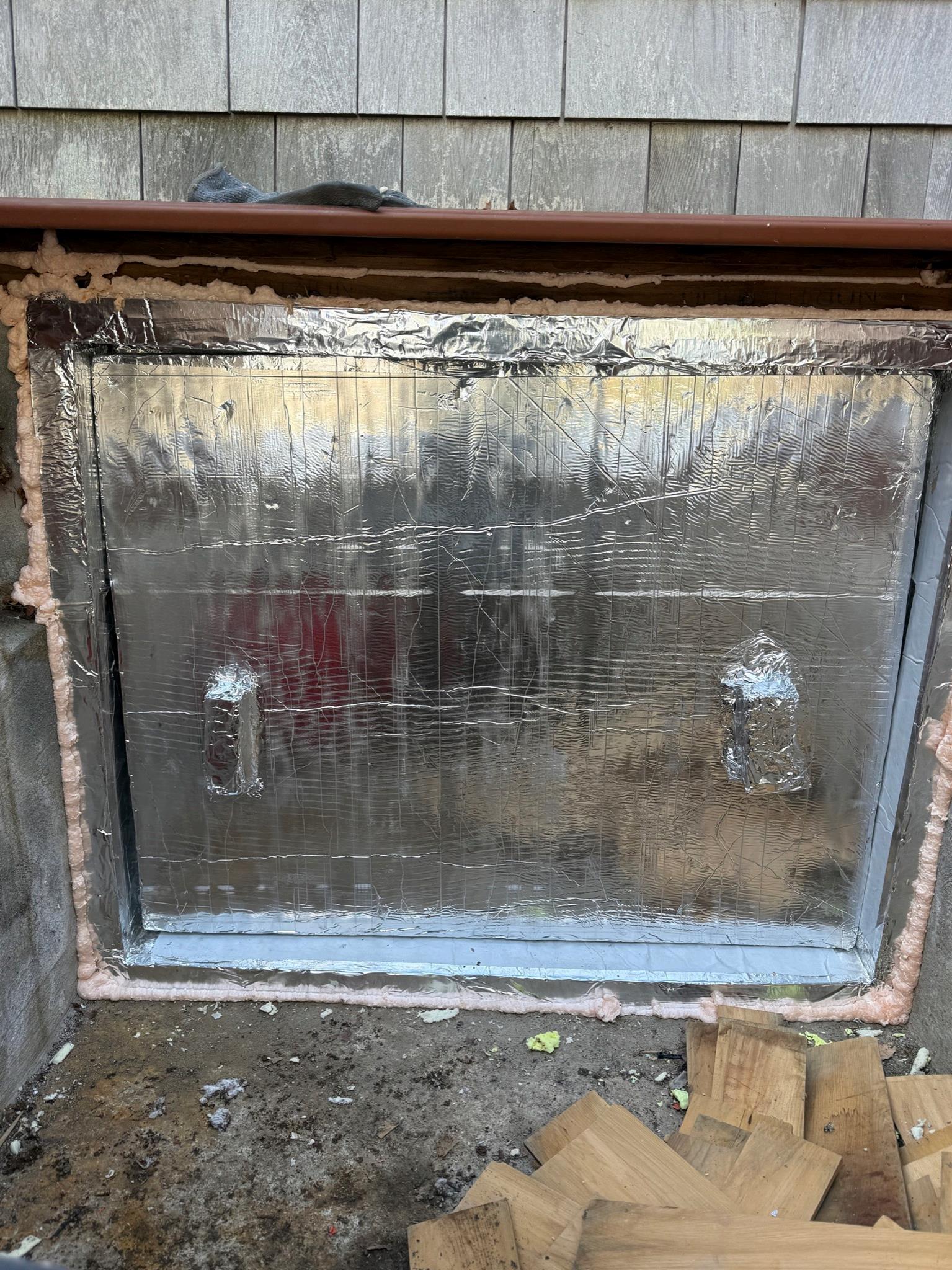 Spray foam insulation in a crawl space